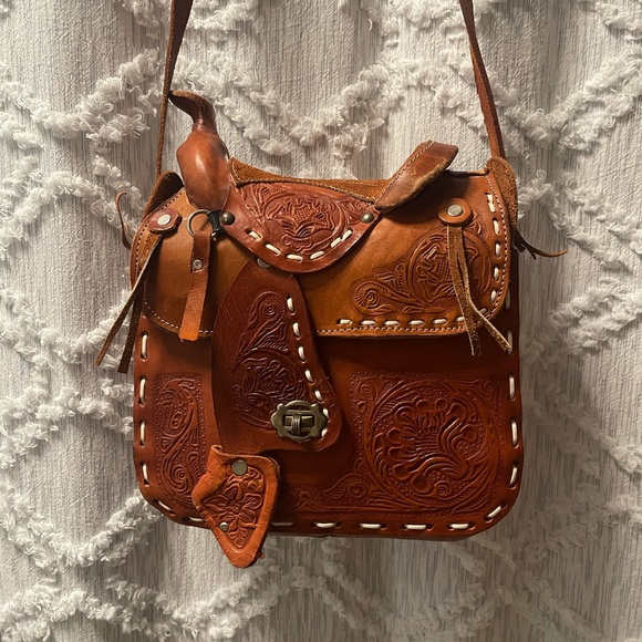 Handbags - Vintage 1970’s Leather Saddle Purse